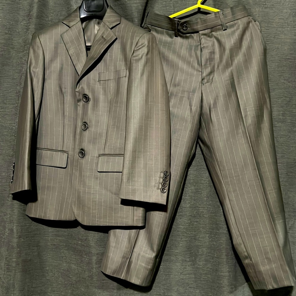 LIKE NEW. SUIT